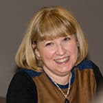 cropped-lynne-barrie